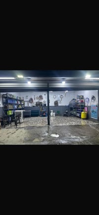 محطة غسيل سيارات للبيع مكانها بغداد حي الجامعة اني مكلف بالنشر للأستفس...