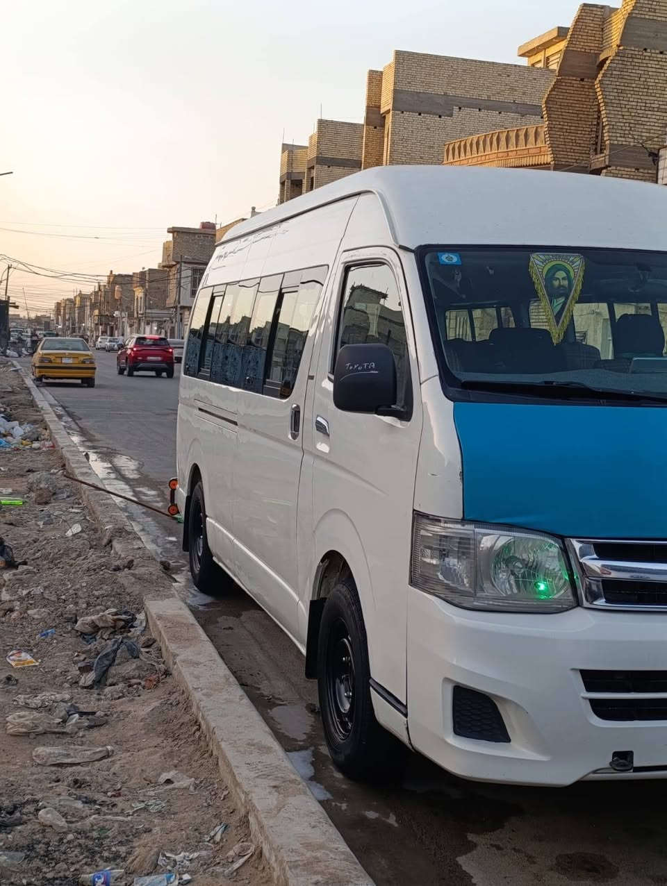 سلام عليكم هايسه مديل 2009سياره حلوه بيها صفحه طويله صبغ بدون ضربه ولا معجون مكينه كير اكسن تبريد خير من الله منضومه غاز سياره حلوه جاهزه السعر180وبيها مجال  رقم ***********
