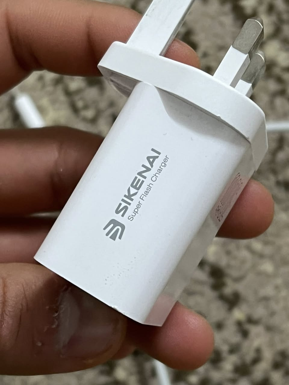 شاحنة سيكيناي 30 واط الأصلية
السعر 30 وبيها مجال

***********
