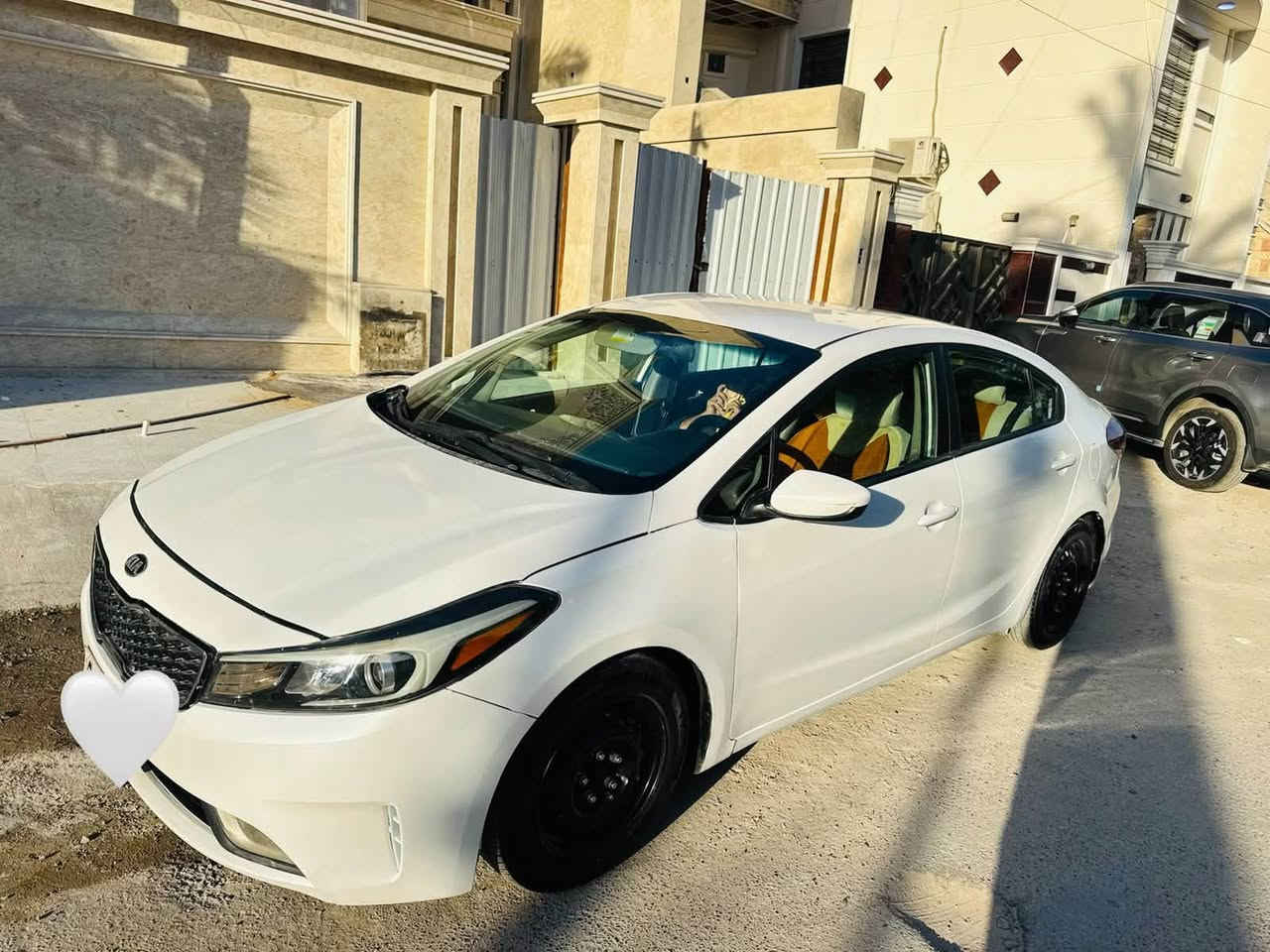 السلام عليكم للبيع فورتي 2017 
رقم اربيل بسمي  جاهزه وكامله 
بيها صبغ مكانات طخطخات بدون ضربه ابيع حزام 

معروضه 88وبيها مجال 

رقم الهاتف ***********

مواصفات الفورتي 
شاشه جبيره 
تحكمات ستيرن 
حساسات امامي خلفي 
تحديد مسار 
مثبت سرعه 
انضمه قياده سبورت ايكو 
تخم تاير جديد 
مانع تزحلق 
مهضومه تبريد جديده 
لايت زنون منضومه
