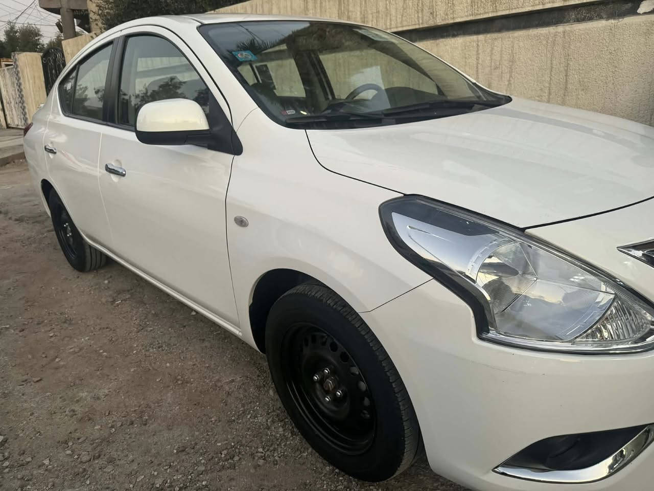 السلام عليكم نيسان سني موديل 2024 هندي سياره جديده  ع وضع شركه كفاله عامه  من ضربه وصبغ وبارد 
ماشيه 30 
رقم بغداد باسمي هزه جديده  
سياره كلهه ع وضعهه تايرات شركه سبير منازل مكاني بغداد الشعب شارع الصحه
 سعرها132
***********
