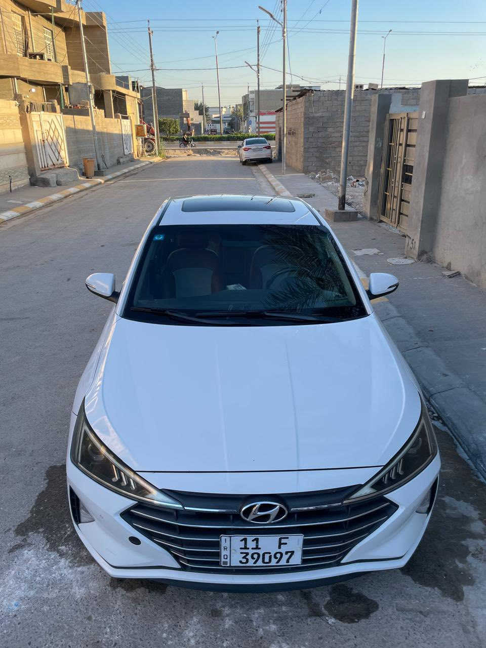 النترا خليجي فول مواصفات
موديل 2019 
لون ابيض 
كير AT المرغوب 
محرك 2000 دوش 
فتحة سقف 
تشغيل بصمه 
بصمه بابين 
كشانه جلد 
مري شفط 
نضام ترحيب 
حساسات 
كاميرة خلفية 
شاشة كبيرة 
ثلاث انظمة قيادة 
رقم بغداد بسمي السنويه التحويل ثاني يوم 
ملاحظه الجاملغات الخلفيه نصف صبغ و شبر بخشم الجاملغ الامامي 
السعر (158) ورقه 15800$ بيها مجال بسيط حگ الجية فقط
بقيه التفاصيل  التواصل على الرقم (*********** )
