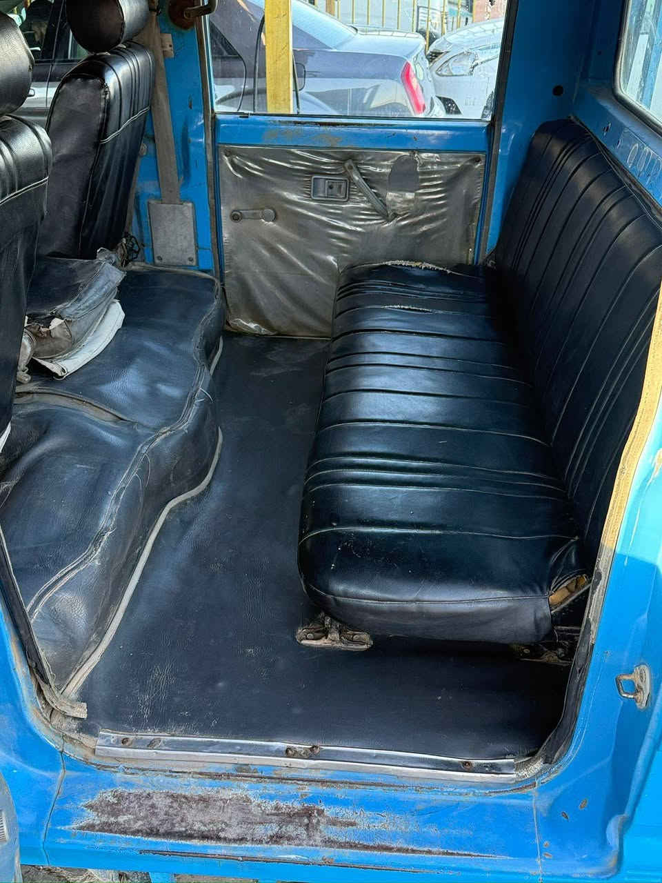 كيه دبل قماره مديل ٩٣ رقم بغداد ألماني تحويل ثاني  يوم السياره بلاديه بس باب السايق صبغ ***********
