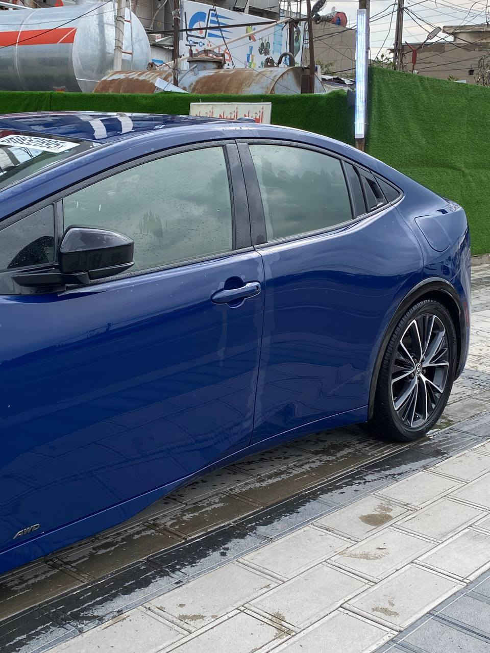 السلام عليكم 
تويوتا بريوس ٢٠٢٤ رقم بغداد 
الحادث:- كما موضح بالصور بدون ايرباك بدون دواخل جامغلين وبنيد راجع بارد الدبة مال زراكات ممطخوخة سيارة ضربة كلش بسيطة 
السيارة ماشية ٢٢ الف كيلو 
مواصفات :ـ
بصمة تشغيل عن بعد 
رادار امامي وجانبي وخلفي 
حساسات خلفية اضافة الى الكامرة 
كشنات تدفئة 
شكنات جلد تحكم كهرباء مقعد السايق 
شاشة اندرويد اوتو وابل كار بلي 
تبريد مال تيوتا يعني ماكو بي عيب 
اوتو هولد 
٣ وضعيات قيادة 
تدفئة ستيرن 

السعر ١٦١ وبيهة مجال 
***********
