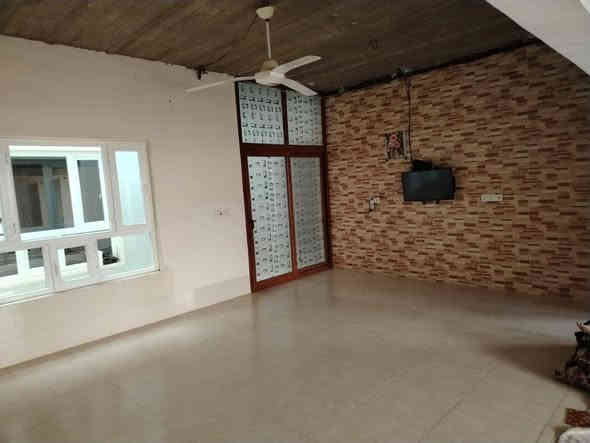 يعلن مكتب ابو يحيى لتجارة العقارات في محافظه كركوك قضاء الدبس  عن بيع     بيت  سكني في حي ديار بكر مجاور معمل ثلج  بالبدايه  مساحته ٢٠٠ متر  طابقين يتكون الطابق الأول ٢ غرفة نوم مع هول مع استقبال صحيات داخليه وخارجيه مطبخ حار بارد مع حوش الطابق الثاني ٢ غرفة نوم مع بيتونه وهول وصحيات  فول كاشي   خدمات تبليط  ماء كهرباء  موضح بالصور أدناه 👇👇👇👇السعر على الخاص ومناسب   وبي مجال للمعامله   للتواصل عبر الأرقام التاليه
*********** ابو يحيى
***********
*********** يحيى الحمداني ابو عبدالله
   ( التوفيق من الله و للجميع)
ملاحظه دوام المكتب من الساعة التاسعة صباحا لغاية الواحدة ليلا للتواصل على الأرقام المذكوره اعلاه ☝️☝️☝️
