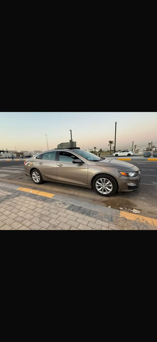 السلام عليكم ماليبو موديل 2024 للبيع حادث فقط بنيد مبدل ومصبوغ وجاملغ بارد فقط ماشيه 23 رقم بغداد مكفول اللغد والشاصي والكهربائيات وكير ومكينه وجاهزه تخم تاير صدر خلفي امامي تدفئه تبريد مواصفات السيارة بانوراما بصمه تشغيل عن بعد سايد بريك بصمه قطعتين تبريد تدفئة كشنات والسياره ما بيه سيرفس ابد ومابيهه نقص العنوان بغداد حي الجهاد السعر 150 وبيهه مجال 
***********
