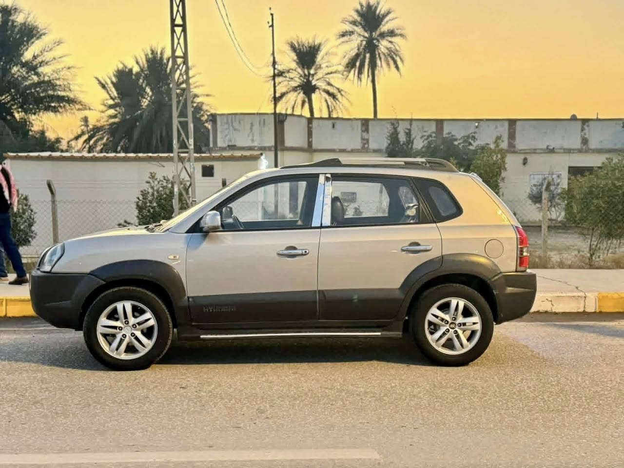 السلام عليكم توسان 2009 وارد خليجي كير مكينه حداديه تخم تاير تبريد تدفئه بيها قطعه وحده تبديل بلاديه بدون صبغ الباقي كفاله السعر 112 وبيها مجال للاستفسار اكثر اتصل ***********
