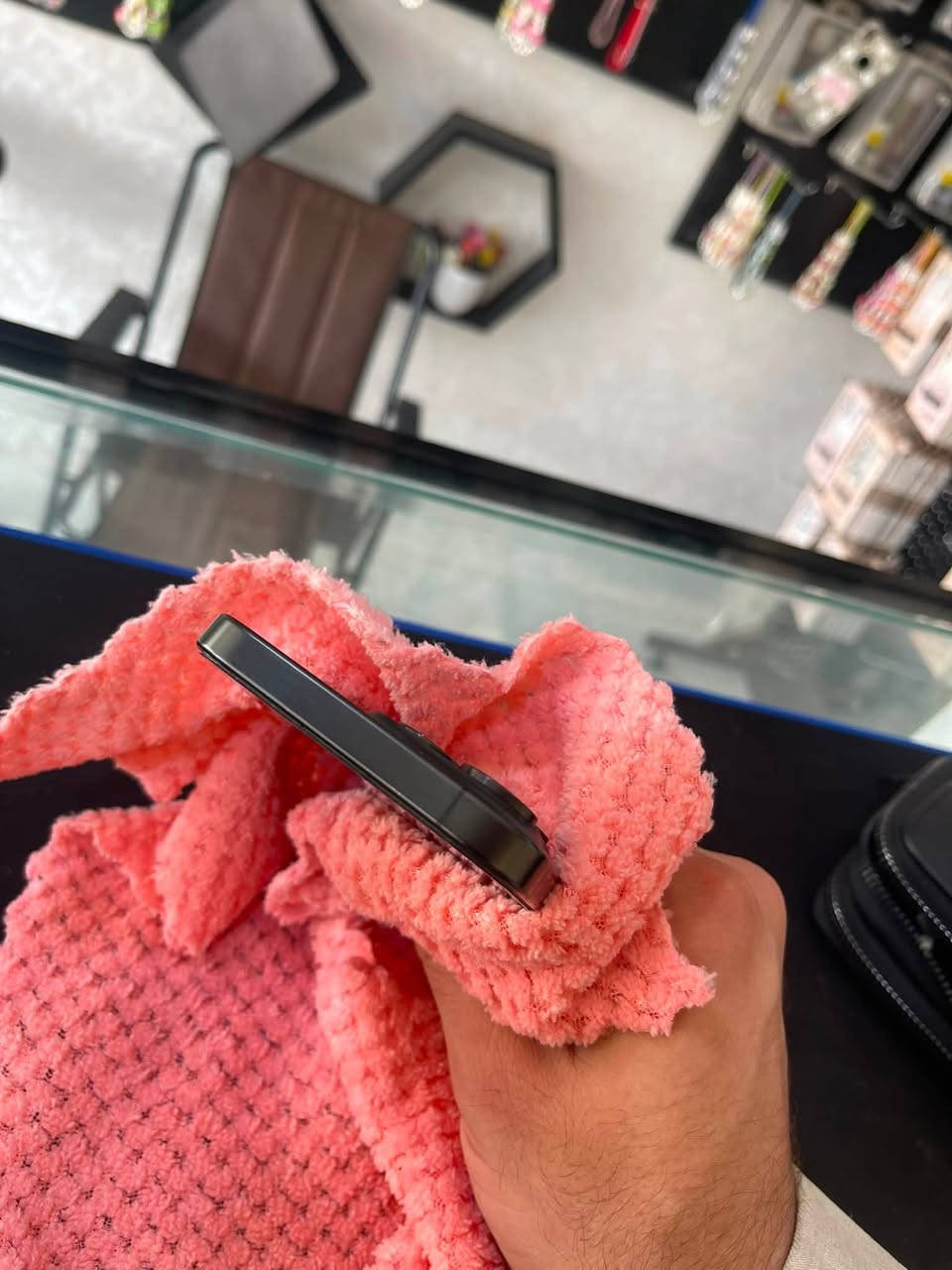 سلام عليكم ورحمة الله
15 پرۆ ماکس 
256_ 1 سیم 
پاتری 88 🔋
زەمانی هەموو شت 
نرخی 695$ مەجالێکی برایانە 
ژ.م/ ***********
