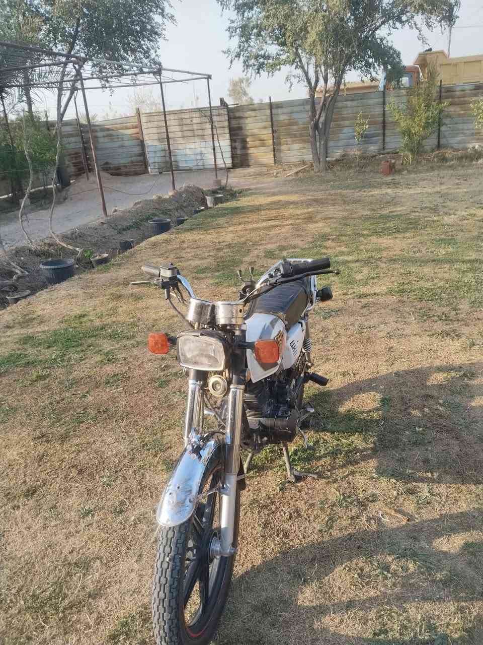 السلام عليكم دراجه ايراني للبيع/السعر 425الف دينار وبيه مجال  الموديل 2023  اوراق بيهه العنوان بغداد الشرطه الخامسه 
*********** الرقم بي واتساب
