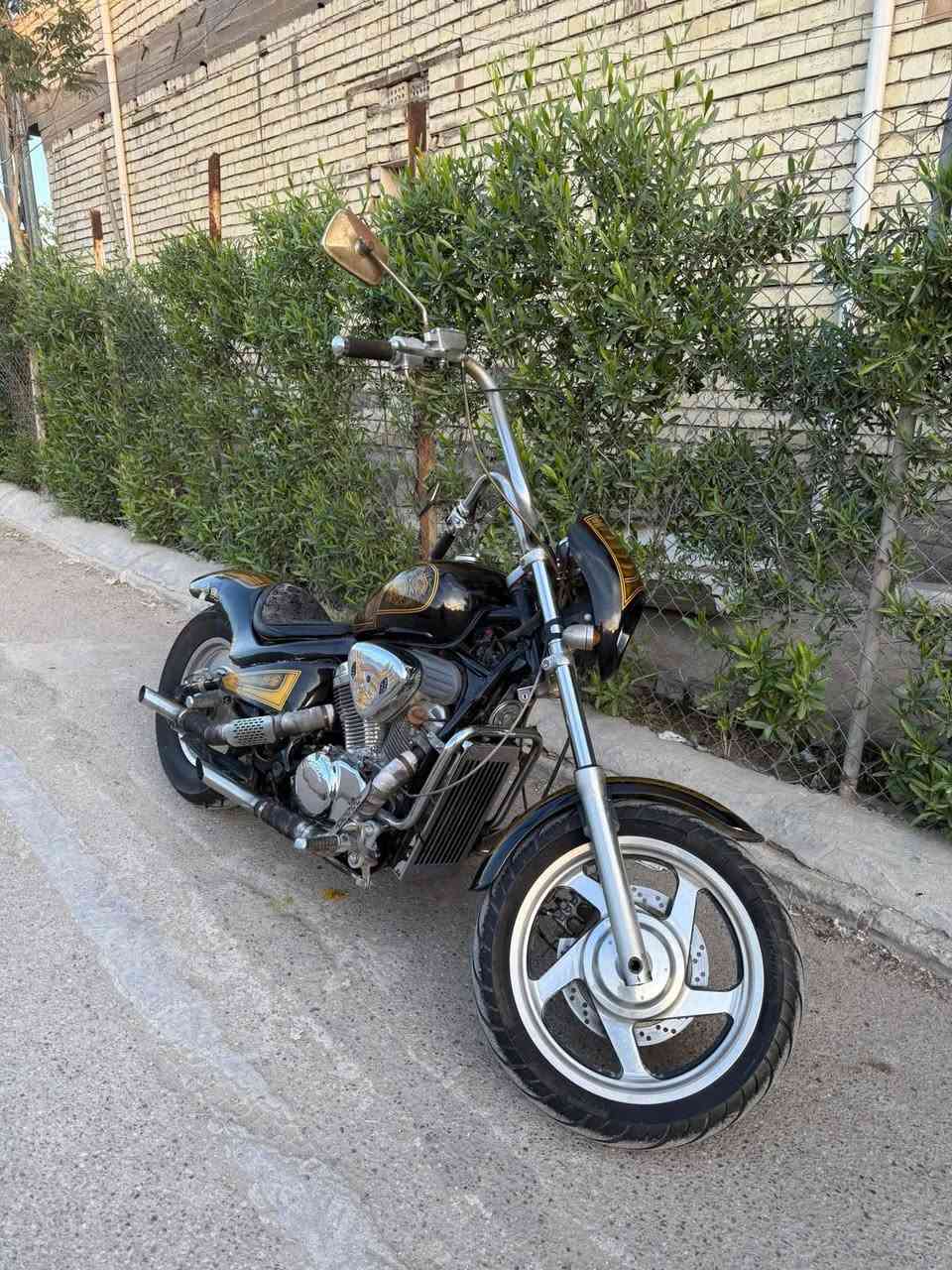 السلام عليكم شباب دراجه هارلي استد للبيع مرقمه بغداد دراجه كلشي مابيههه ترايك وين ميعجبك السعر خاص ***********
