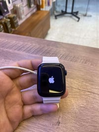 ابل واتش ٤٥مم • الجيل ٨ • مقفولة ايكلود