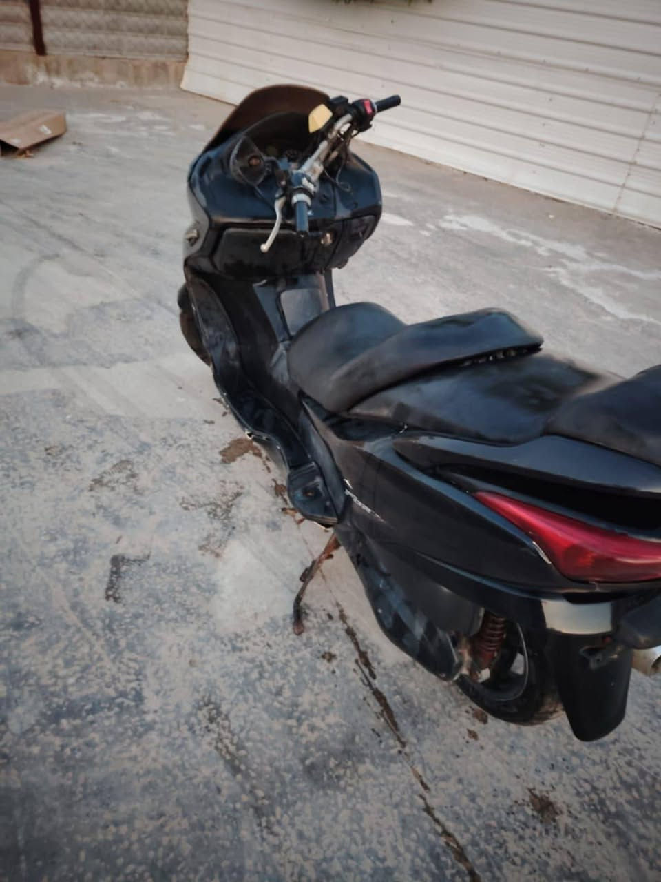 سلام عليكم شباب البيع فورزه 08 كير ملغي كلجات جدد اصليات شلعه ومعدل مكينه مكفوله من تبخير ونتقيص ونضوح كهربائياته كلها شغاله باتري جديد زوج تايرات جديد والكشر نضيف شوفت عينك دراجه تركتها فتره وحاليا تشتغل بس تخربط الرون يصير واحد ونوب ينزل تدريجيا وتطفه ابيعلك هل موجود السعر(450) شراي يتصل واني بخدمته(***********) مكاني بغداد جسر ديالى الجديد كرغولية
