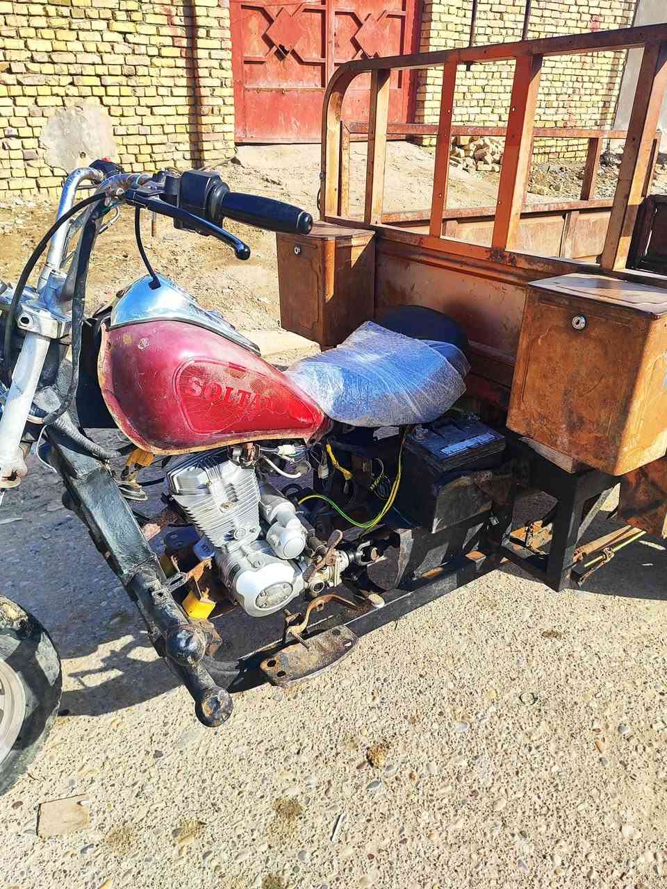 سلام عليكم شباب ستوته للبيع ام تي ار ستوته وراق موديل 15 ستوته نضيفه شاصي مكفول  مكينه مكفوله ستوته سلف نكره كهربايات كله شغاله ستوته جاهزه كبل لشارع ماذب عليه ربع سعر(850) وبيه مجال قليل لموشراي لا يتصل *********** 
خاص مامتواجد
