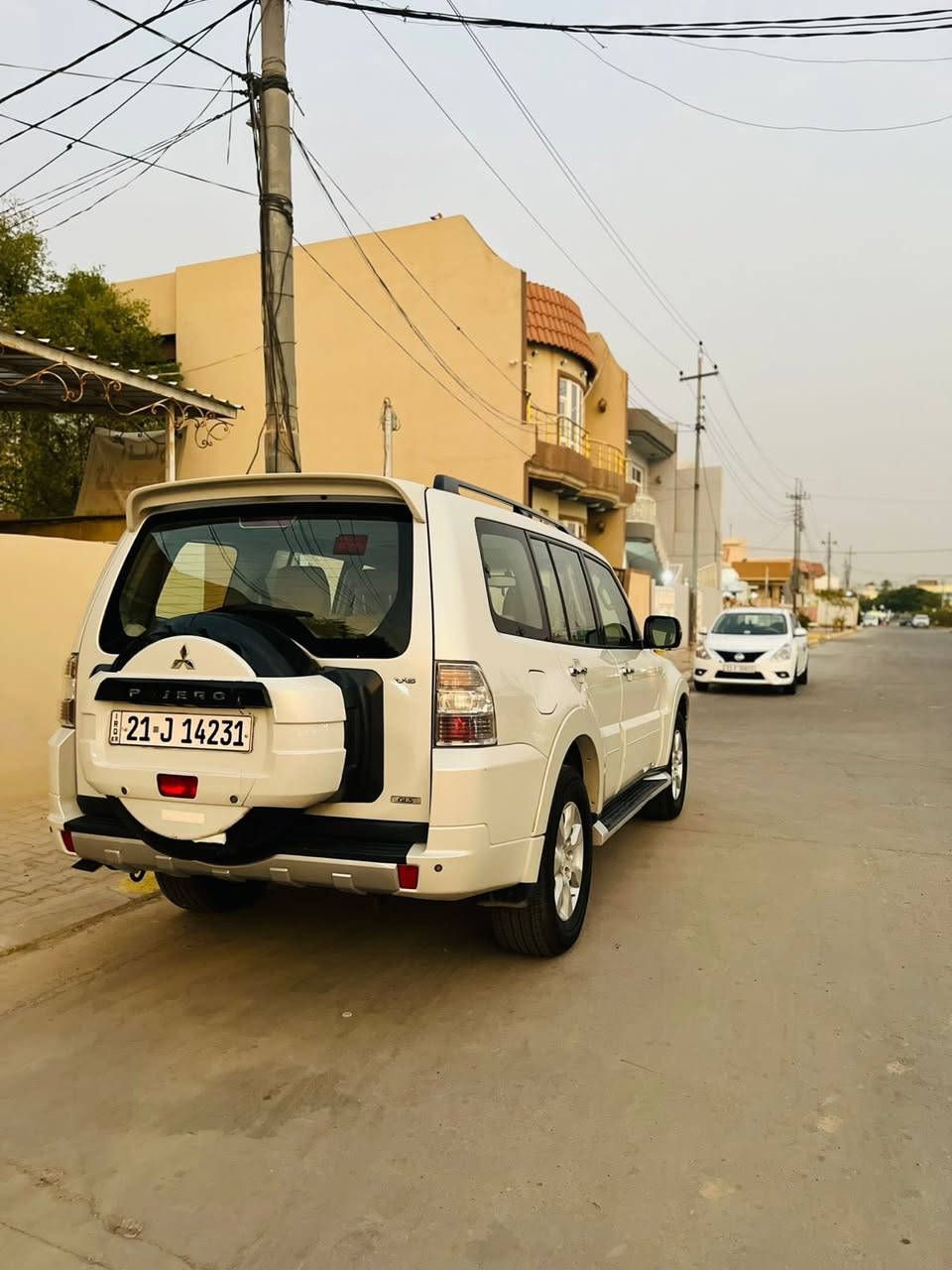 السلام عليكم ورحمه الله وبركاته 
باجيرو
2014
حبتور
 فوووووول الفووول
فتحه
كشن جلد
السياره مكفوله بدون صبغ
گير محرك تبريد تدفئه كله بشرط
رقم سليمانيه الجديد 
بشرط تحويل وغرامه رقم وسنويه جديد
ماشي 108 كم
 بشرط الفحص
اربع تايرات جديد 
صدر جديد
برغي نقص مابيه
السعر 170يي مجال 
مكانه  ديالى خانقين
الخاص مفتوح
للاستفسار ***********
