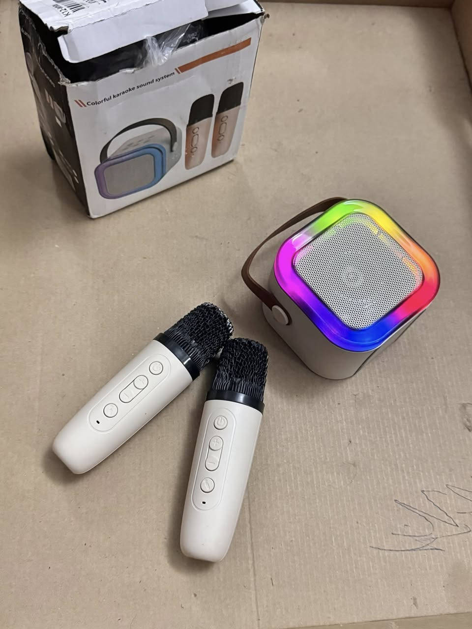 هذا سبيكر وويا ميكرفونات ثنين يجنن كلش حلو
ب 5 الف اول تم


**إذا كنت صاحب هذا الإعلان وتريد حذفه لأي سبب، رجاءا أرسل رسالة إلى الدعم الفني**