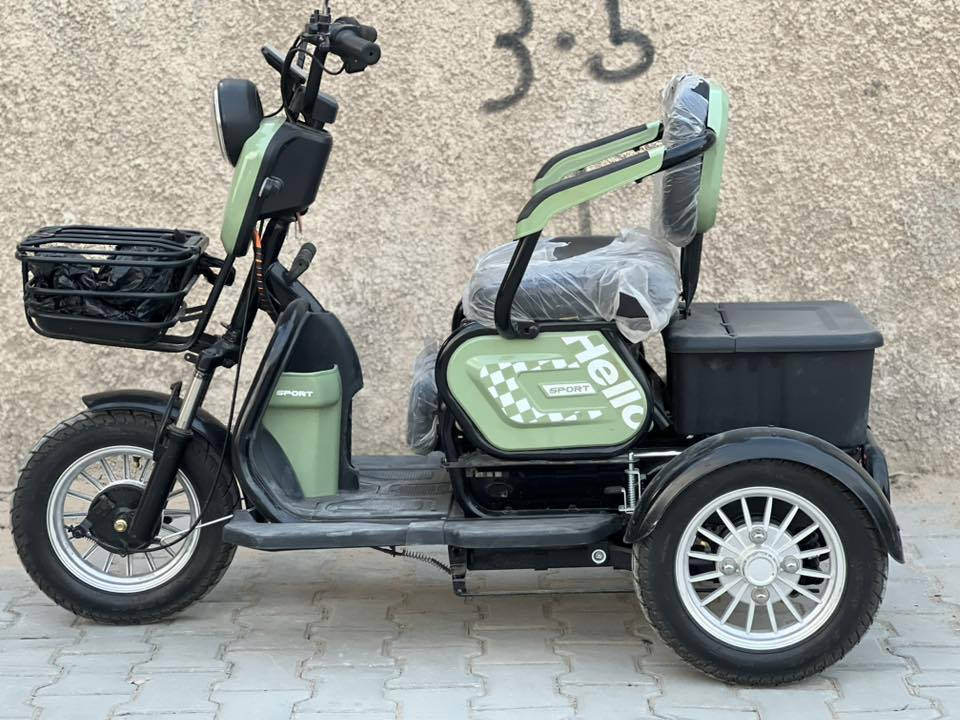 سلام عليكم شباب دراجه ثلاث عجلات اللبيع دراجه زيرو زيرو بعدها استخدامها 10يوم فقط وصل شراء موجود دراجه بعدها زيرو كل غراضها كامله وجاهزه تجي وتفحص وشوف بعينك كل عيب ونقص مابيها. مواصفاتها تخبل 

الموديل 2026
بطاريات دبل  
النوع 3عجلات 
السرع 1.2.3
المقاعد 3 ووصير ثنين وصير نفر واحد 
تشغيل عن بعد 
جهاز انذار السرقه 
تشغيل عن طريق الكارت 
بصمات سويجات كارتات كلها كامله 
بريكات 3 بل رجل وثنين بل أيد 
كرسي متحرك 
سله خلفيه وسله اماميه 
اشاير رباعيه
تايرات جوبلس 
بريكاتها بل مكان 
دراجه مشحونه مرتين  فقط 

اي استفسار اتصال 

*********** 

العنوان بغداد
