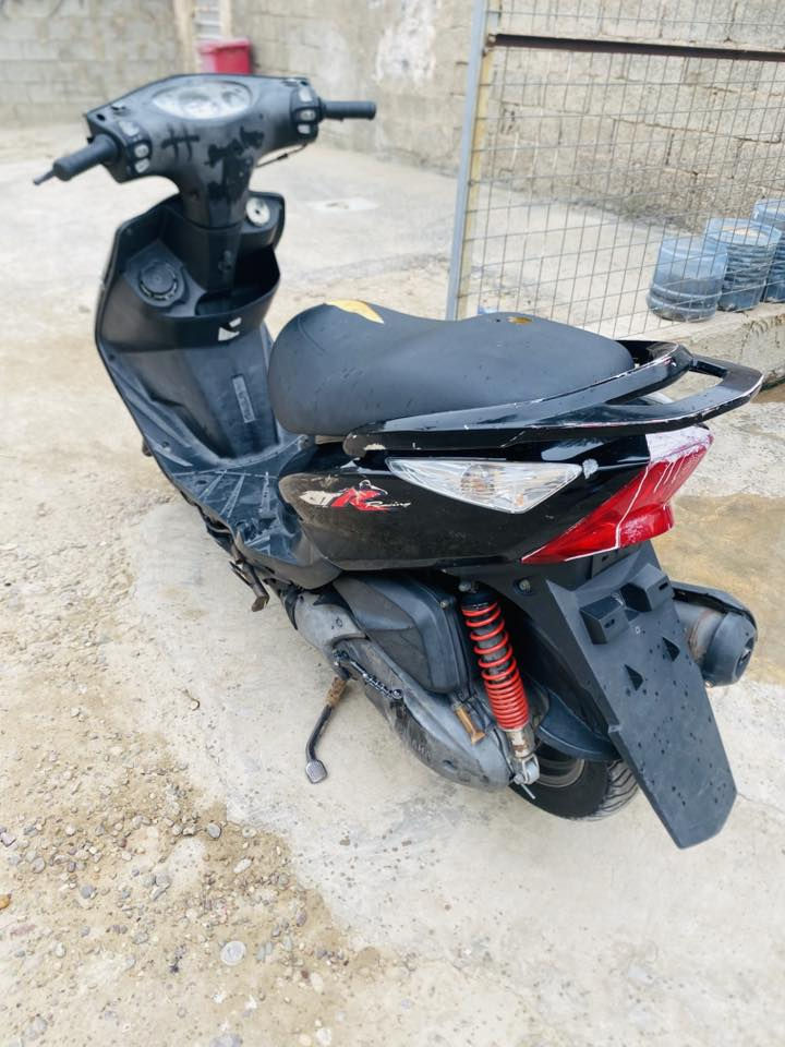 السلام عليكم للبيع ثعلب دراجه حلوه بيها نقوصات بصيطه مثل بجم وقبق كور وتريشه فقط كهربائيات كلها شغاله تشتغل هندر الدراجه ختم واحد الدراجه بس بيها هاي النقوصات قفل ستيرن قفل جنطه شغالات عنواني زعفرانيه السعر 350 وبيها مجال جماعت 250 لاتراسل للستفسار  ***********
