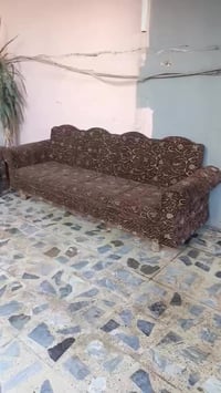 كنب خشب عراقي • نظيف • مستعجل