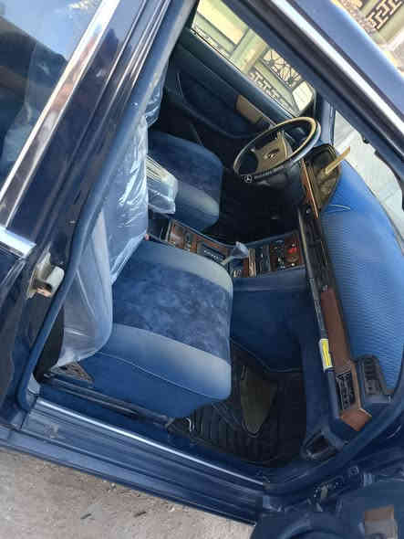 مارسدس 1986 باب قصير لون حبري سياره جديده مكينه وكير وصدر هسه شادهن بسمي تبريد شغال السعر 60وبيه مجال  قليل الشراي يتصل ويدلل علواني البلديات الصحفين ***********
