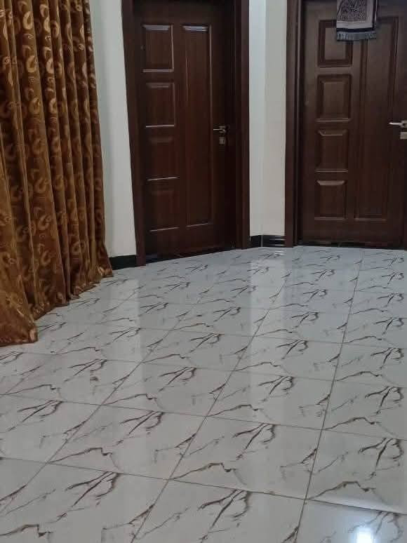 [[بسم الله الرحمن الرحيم]]
🏡     🏘      🏚 

#يوجد_مشتمل_للبيع

#العنوان  الفلوجة 
#المنطقة حي الامين // مقاطعة 17 الف 

#ملاحظة المشتمل يباع عن طريقة مصرف العقاري بمقدمة 15 مليون للشخص لعندة باركود فقط 

✅المساحة : 125م
⬆️ الوجة : 6 وربع م
🏞️النزال : 20م
 
غرف 3
استقبال 
صالة
مناور
مطبخ
صحيات 
الارضية سيراميك 

                       #بناء 🧱 : طابوك 
      
     #شارع 🏞️⬆️⬆️ : 10م كامل الخدمات

  #السعر_محدد_من_قبل_البائع 
    
        
        ⚖️⚖️   نوع الملك : طابو صرف تحويل مباشر  🏙 

            #السعر💰💸:  120 مليون وبي مجال

__________________________________

للأستفسار⛔🖲️ : مراجعة 
🥇#مكتب_الرافدين_للعقار 🥇
العنوان شارع المنجزات تقاطع جامع التقوئ مجاور محطة المتميز المركزية لغسيل السيارات 🚗🚖
__________________________________

#ملاحظة//📋📑 اذا لديك عقار تريد تعرضة للبيع او تريد تشتري عقار قم بمراسلة الصفحة او اتصال على لارقام الموجودة+ واتساب
            
         #للأتصال_او_واتساب 📞  ***********
         #للأتصال_كورك.   📞.      ‏‪***********‬‏

#بيع_وشراء_الدور_السكنية_والزراعية_العقارات_في_مدينة_الفلوجة #مكتب_الرافدين_للعقار_بيع_وشراء_العقارات_بسعر_مناسب
#عقارات_الانبار_الفلوجة
