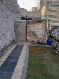 للبيع موقع تجاري الشارع العام بناء بيت ١٣٠ متر من المساحة الكلية ٢٥٠ م...