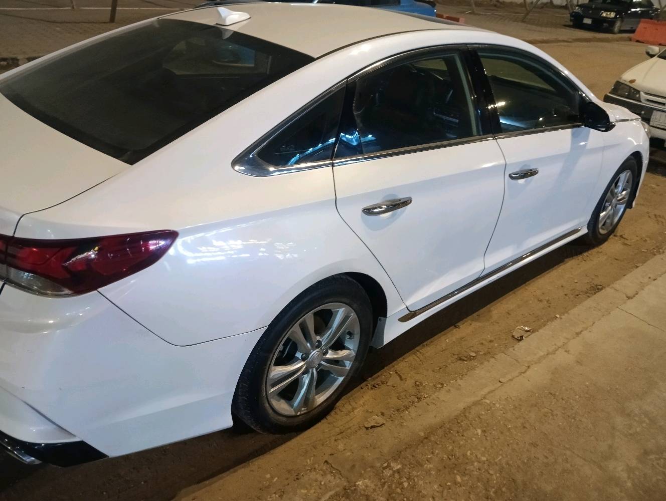 للبيع
سوناتا وارد امريكي 2018 
السياره نوع سبورت 
فول مواصفات 
فتحه 
بصمه 
سلايد 
كامره دواره 
سترين تدفئه
كشنات تدفئه
رادار امامي خلفي 
توقف ذاتي 
تحديد مسار 
تبريد قطعتين 
دبل صالنصه 
حادثه موجود بالصور فقط باب الصدر 
السياره رقم اللماني بأسمي سنويه جديده هزه جديده 
السياره مكانه النجف
السعر المطلوب 140 ورقه وبيه مجال بسيط 
للاتصال ***********
