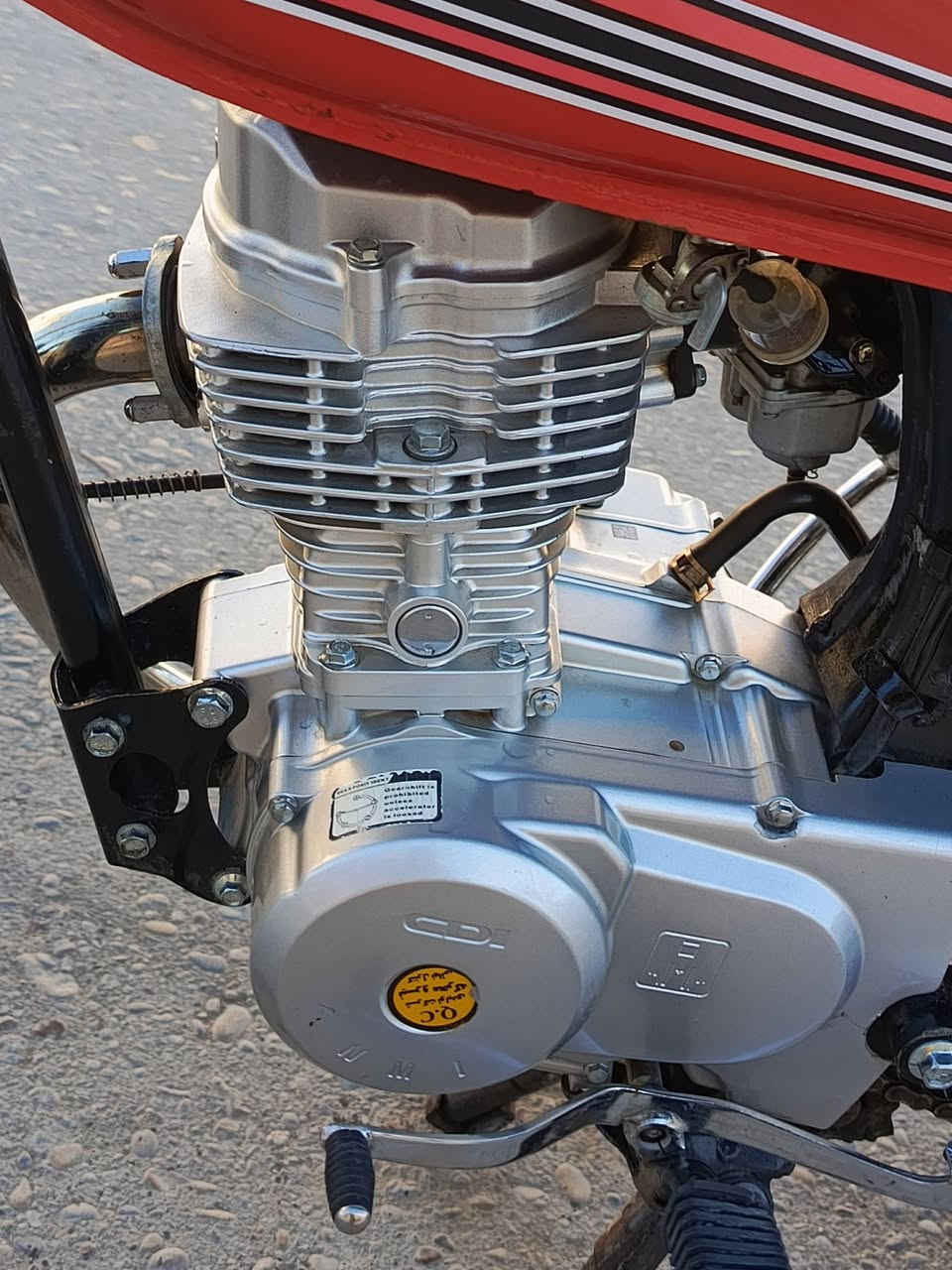 سلام عليكم دراجه محرك نامه مكفول وشاصي مكفول دراجه خير من الله ((وياها نزال باكستاني)) معجن ومصبوغ لسعر650 وبيها مجالل واتساب((***********))
