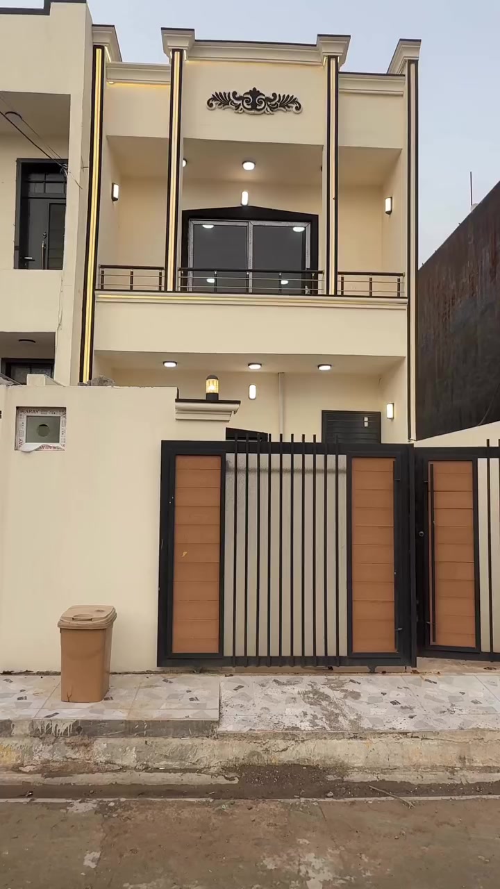 اعلان🔔 #عرض مغري بسعر مناسب جدا #دار للبيع بناء حديث صفر ما مسكون تسليم مفتاح 🔑 فول سيراميك سقوف ثانويه واجهة فلين لينرات⚡️
#مساحة 100 متر طابق ونصف درج داخلي
#الموقع♦️كركوك منطقة 55 قرب سايدين جامع الراشدين ومحطة النفط خلف شارع 20 مكان مميز ✅
#يتكون الدار 🏠 
استقبال ▪️مطبخ▪️غرفتين منام ▪️صحيات داخلية وخارجية 
السعر 90 مليون قفل💵
✅ احصل على منزل أحلامك معنا، نحن مكتب عقاري موثوق ومتخصص في تلبية احتياجاتك السكنية
لاتتردد في زيارتنا او الاتصال بنا •                                         👑جنة الامل للعقارات 👑
 📞***********  ابو جنة
📞 *********** ابو يوسف
 📞***********  احمد
الفرع الأول : دوميز منطقة ال 55 مقابيل #تانكي #دوميز
الفرع الثاني : حي الواسطي مقابيل #باب اللواء ٦١ وقرب # تقاطع #الاصدقاء
                    #صفحة #المكتب 
https://www.facebook.com/profile.php6&mibextid=ZbWKL
