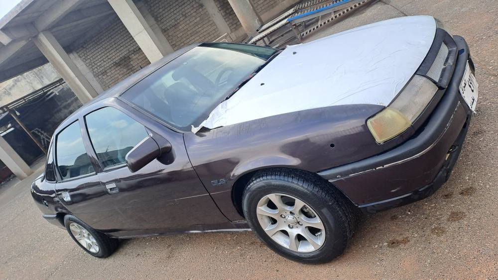 opel victra
مۆدیل 1992 
مەکینە 16ی قایش پان
دەعم و لێدراوی نیە
بڕاوەو موس و وەرگەڕاو بەشەرت
مەکینەو گێڕی بەشەرت 
پاوەرە و تایەی خاوێنە
کەفیلی مەدەنی بەشەرت واتە علوجە
نرخی 14 وەرەقەو مەجالێکی کەم 
*********** كويسينجاك, أربيل
