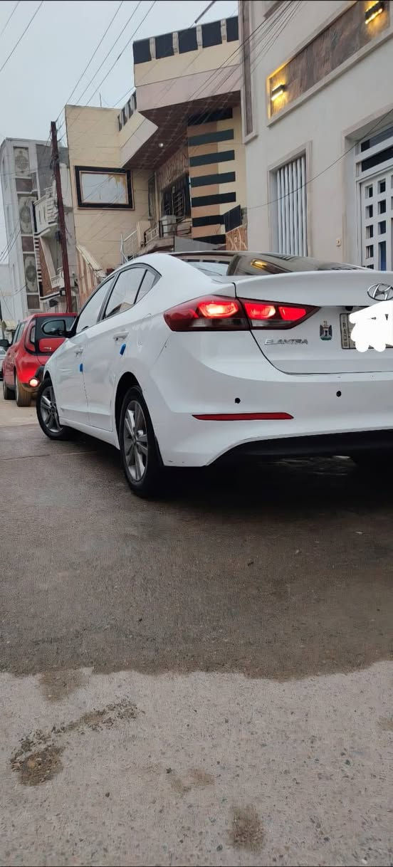 السلام عليكم .🤚
النترا خليجي 
محرك ٢٠٠٠
كير اي تي
فتحه سقف 
تحكم ستيرن 
تحكم لايت
المعروف على الخليجي
والضرر موضح بالسونار قبل ٣ ايام سونارها  
رقم بغداد مشروع وطني 
السكن بغداد 
رقم الواتساب ***********
