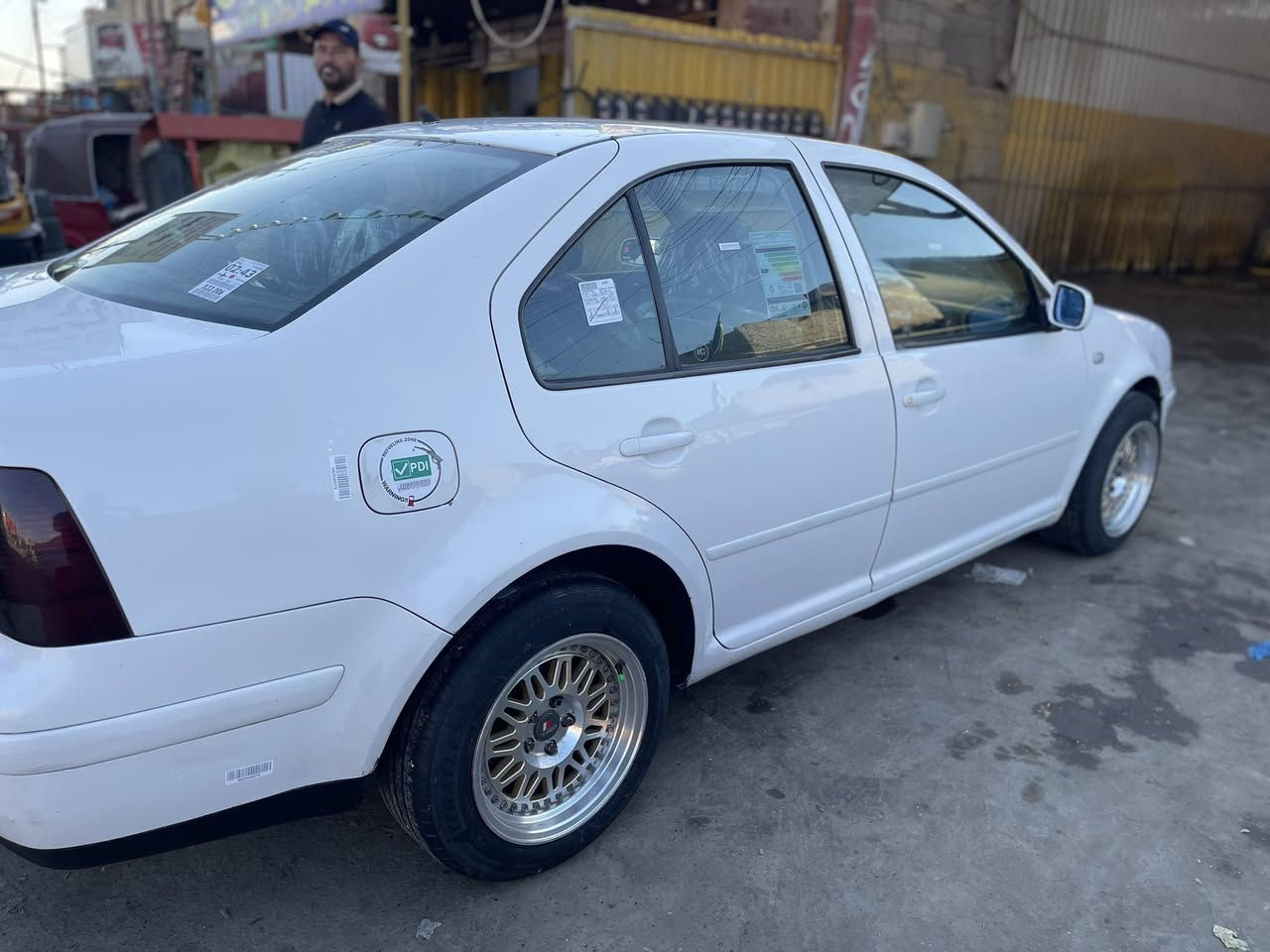 السلام وعليكم                                                                 كولف مديل 200
مكينه 200
كير مكينه تخم تاير حداديه جديده 
السياره جاهزه ميحتاج كلشي 
رقم بغداد مشروع وطني 
مكفوله منل ضربه ول صبغ 
تحويل ثاني يوم 
المكان بغداد حي النصر
مامتواجد عل نت
***********
