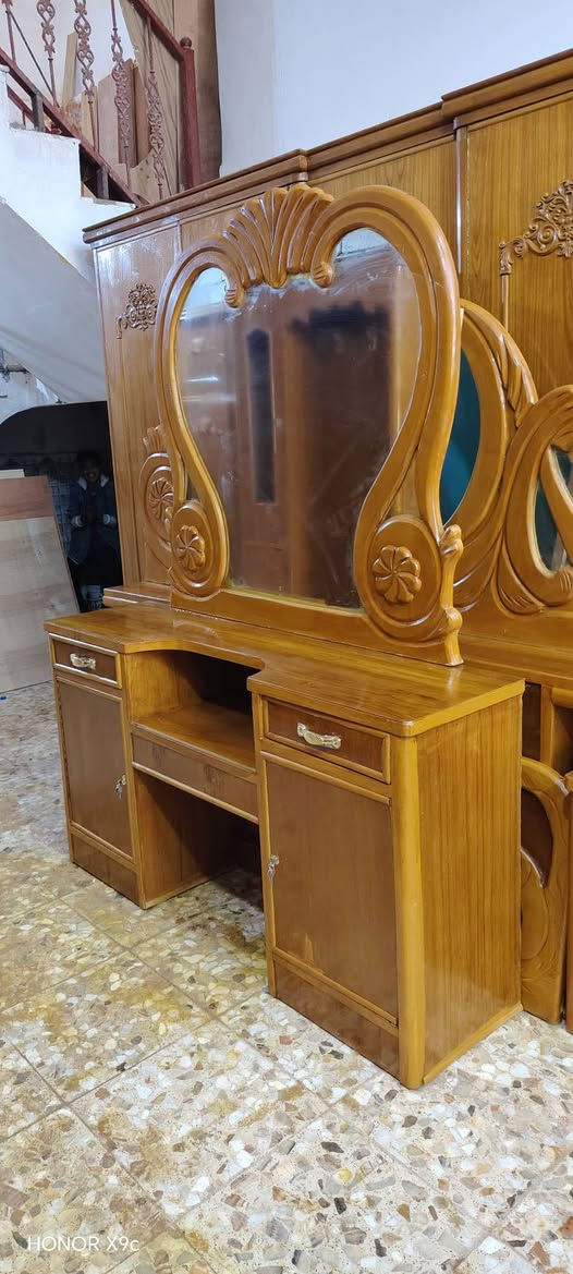 السلام عليكم غرفه كامله ام الخمس بيبان تسقام درجه اولى نظيفه كلش نظافتها 100 غرفه كامله وجاهزه اي نقص ما بيها مستعمله الغرفه كلها صاج السعر 750 شامل شد والتوصيل مجاني داخل النجف والشراي يتصل مكاني نجف ناحيه الرضويه قرب الجسر مال الرضويه ***********
