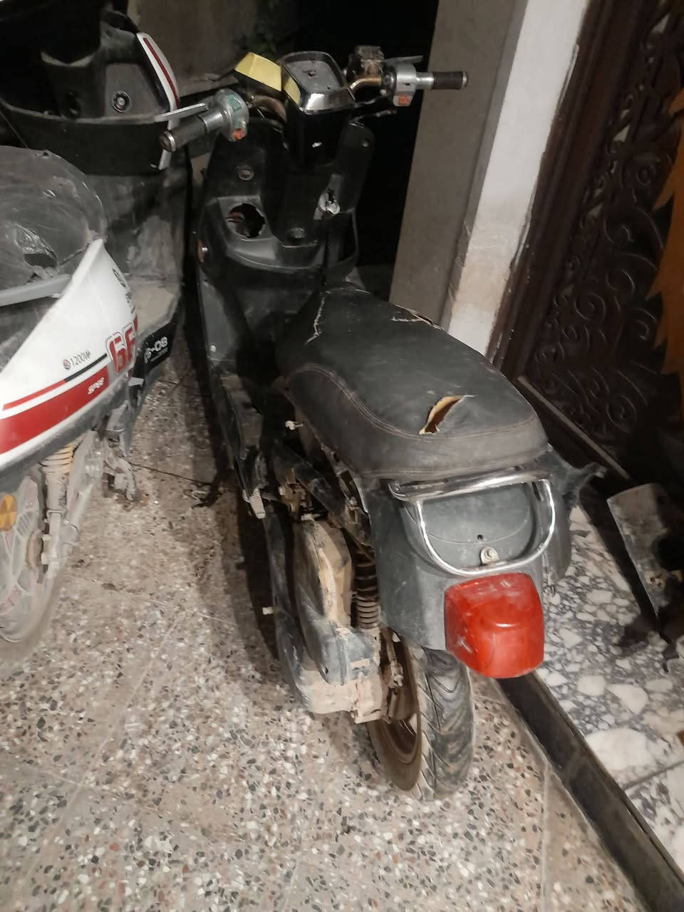 السلام عليكم عندي دراجه بوليس الدراجه اوياله ذهبيات الدراجه متروكة الدراجه.  بيهه شغله كاطعه نار الدراجه كلشي جان ما بيهه بس كاطعه نار بس الدراجه بوليس  ابيع على هاي الحطه. كوم حديد ابيع  المكان بغداد البلديات والشراي ايراسل خاص ويدلل سعره 200 وبيهه مجال وذ امرواوس  عادي  اغراض كاملت كفرات


**إذا كنت صاحب هذا الإعلان وتريد حذفه لأي سبب، رجاءا أرسل رسالة إلى الدعم الفني**