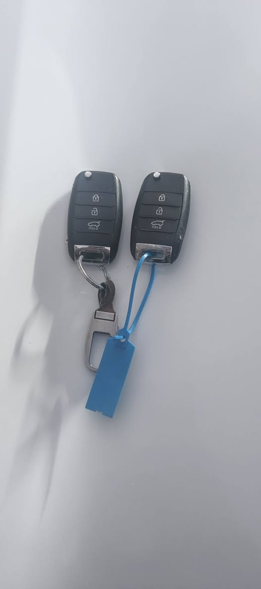 سبورتج موديل 2020 خليجي كفاله عامه ع ايدي من الشركه ماشه 36الف مدوشمه عام كاعيه وكشنات من ثاني يوم الاستلام مري شفط اشاير بالمري تبريد قطعتين 5 ويل كب  مال شركه عين الحلوه بأسمي سنويه لل2029 مكاني بغداد حي القاهره للاستفسار ***********
