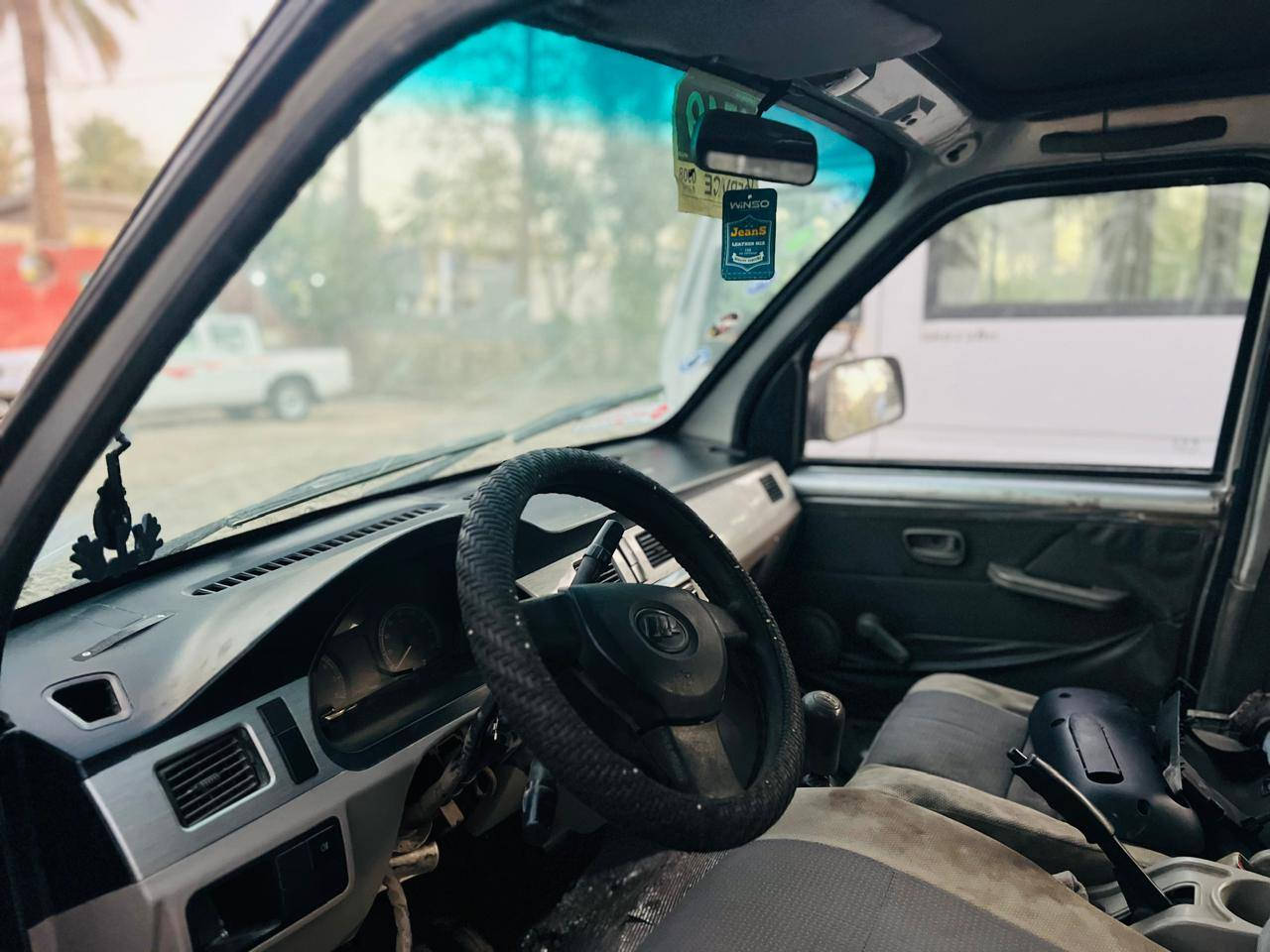 السلام عليكم شباب للبيع ليفان 2013 مزاد وزارة الداخلية 10 راكب كير عادي ع وضع الشركه بدون ضربه وصبغ محرك مسبوشي بلادي مال وكاله الاستخبارات بيه كتاب بسمي وانطيك وكاله بسم المشتري 
السعر 34 $وبيه مجال بسيط للشراي رقم الهاتف***********
