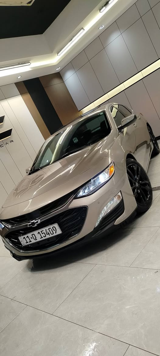 السلام عليكم 
ماليبو 2023 بريمير بلاك اوتو بارك 
محرك 1500 تيربو 
فول الفول كشن جلد تدفئه تبريد 
اوتو بارك حساس 360 مري قلاب تعتيم ذاتي 
رادارات 360 شاشه ديجتل 
لايت زنون اصلي كشافات
تبريد قطتين امامي خلفي 
مناخ منفصل 
تشتغيل عن بعد 
تخم تايرات 4 جدد 
ترحيب عند الاقتراب 
فول تحكم استيرن 
ستيرن هيتر 
وبعد هواي بيها مواصفات
قليل منها بلعراق اوتو بارك 
رقم بغداد الدولي 
حادث بابتين وجاملغ خلفي تعمير درجه اولى 
1g1ze5st8pf128015 رقم الشاصي 
مكانه بغداد 
السعر 166 وبيها مجال 
واتساب ***********
