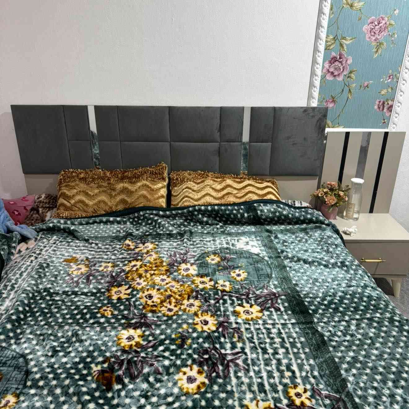 للبيع غرفه تركيه متانه وشغل درجة اولى كلش قويه شد وفتح ونظافتها 100‎%‎ والصور تبين كل نظافتها
جديده استعمال قليل جداً 
تتكون الغرفه من كنتور 6 ابواب + كومديات عدد 2 + ميز مرايه + جربايه 

سبب البيع نريد ننتقل الى بيت ثاني 
المكان بالناصريه بسومر وسعرها جداً مناسب
الشراي يراسلني على الخاص مكلفه بالنشر ناصرية, ذي قار


**إذا كنت صاحب هذا الإعلان وتريد حذفه لأي سبب، رجاءا أرسل رسالة إلى الدعم الفني**