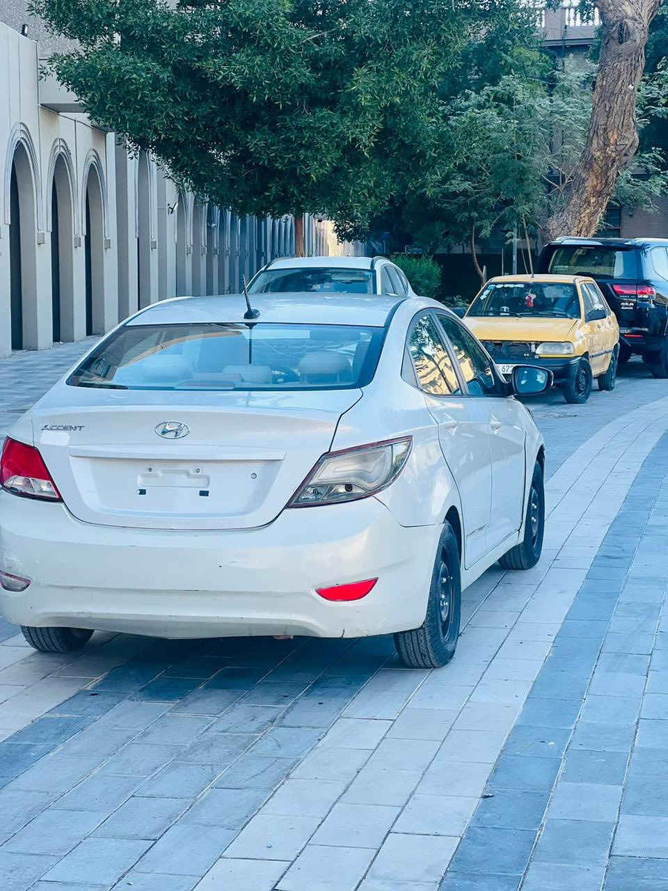 للبيع سياره اكسنت 2017 وارد امريكي حادث جاملغ امامي فقط سياره جديده عله وظع الشركه عوزهه ترتيبات بسيطه فقط سياره مكان بغداد الكرخ السعر 68 مستعجل عله بيعتهه والاستفسار الاتصال ***********
