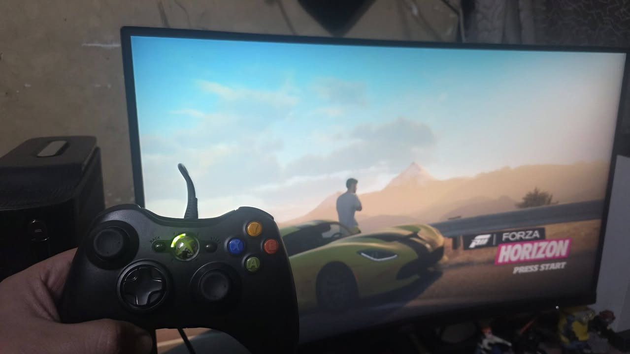 السلام عليكم اكس بوكس 360مهكر بي ٥ ألعاب فورزه وبيس ١٥ وفيفا جهاز حلو كامل ملحقات سعره ٧٠ الف وبي مجال يده وحده مكاني بغداد السيديه تقاطع درويش المعالف وهاذ رقمي ***********
