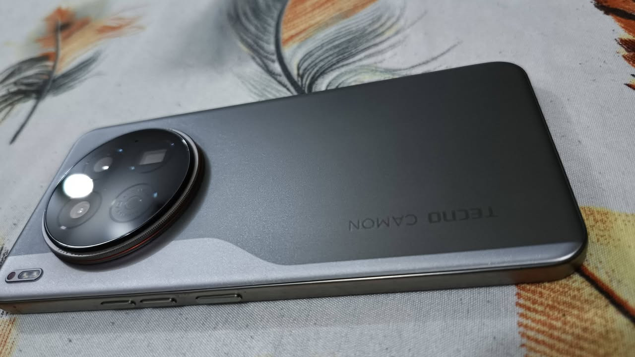 TECNO CAMON 40 Premier 5G
ذاكره/ 256 والرام /12+12
الجهاز نضيف نسبه النظافه 95%
بدون ملحقات الجهاز مكفول من اي عطل
شاشه 144hz 
ببجي 120 فريم وهواي بعد بي مواصفات 
كاميرا زوم 100x
السعر 355 الف نهايته الشراي يدخل خاص 
مكاني زعفرانيه /4 شوارع


**إذا كنت صاحب هذا الإعلان وتريد حذفه لأي سبب، رجاءا أرسل رسالة إلى الدعم الفني**