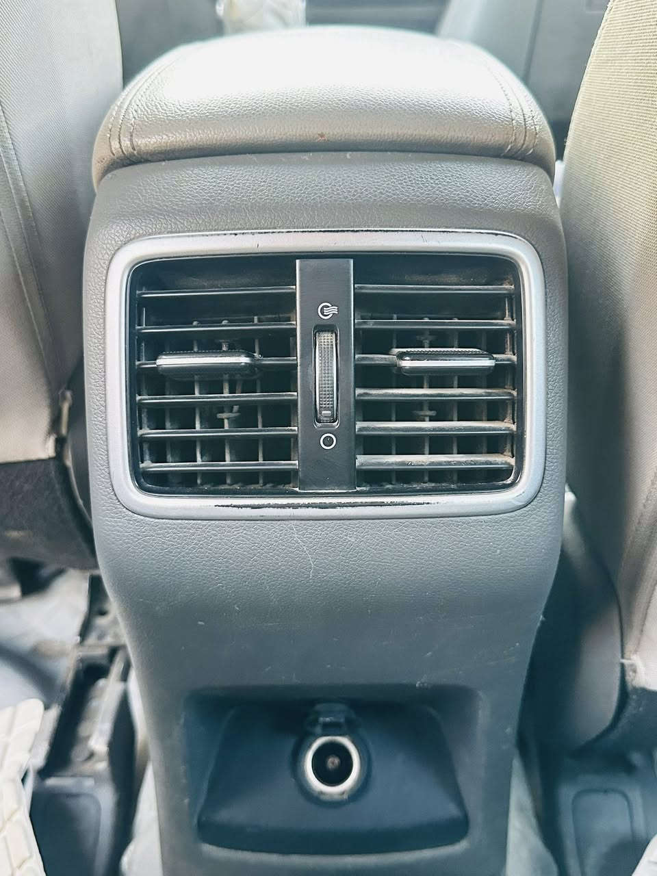 سبورتج خليجي 2017 مكينه gdi 1600 السياره كفاله لا صبغ لا تبديل  حداديه هسه ذبيته كلهه مكينه بيهه بدايه بكن يعني اتريد تجفيت السياره شغاله يعني اتمشيك فتره السعر 135 مكان السياره العماره حي الرسول ***********
