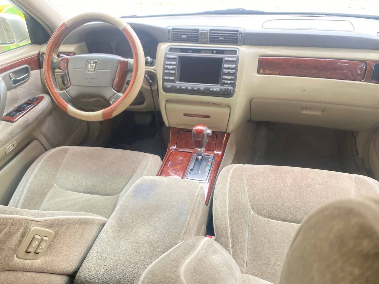 مكلف بالنشر وغير متواجد ع الخاص سلام عليكم للبيع فقط جنون رقم بغداد بدون كمرك بس وكاله صير بيه سياره مكفوله من كصه وضربه وصبغ سياره جاهزه وجديده وحلوه 3 دكم دواخل بيجي سياره كلش جديده وجاهزه وحلوه مكينه وكير كفاله شرط سعر 80 وبيه مجال مكاني بصره قضاء المدينه هاتف ***********
