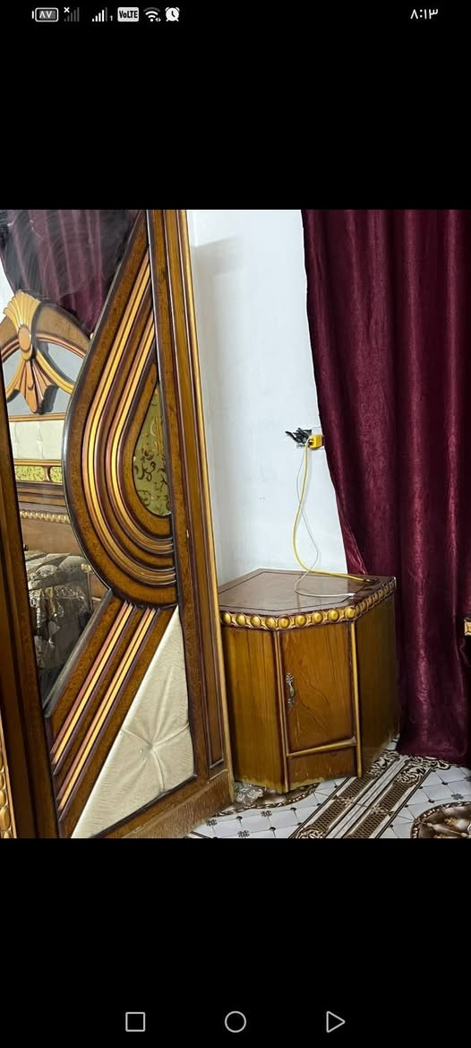 غرفه عراقيه استعمال ونظافة ٧٠ بالميه سعرها ٦٠٠ وبيها مجال
لتواصل ***********
