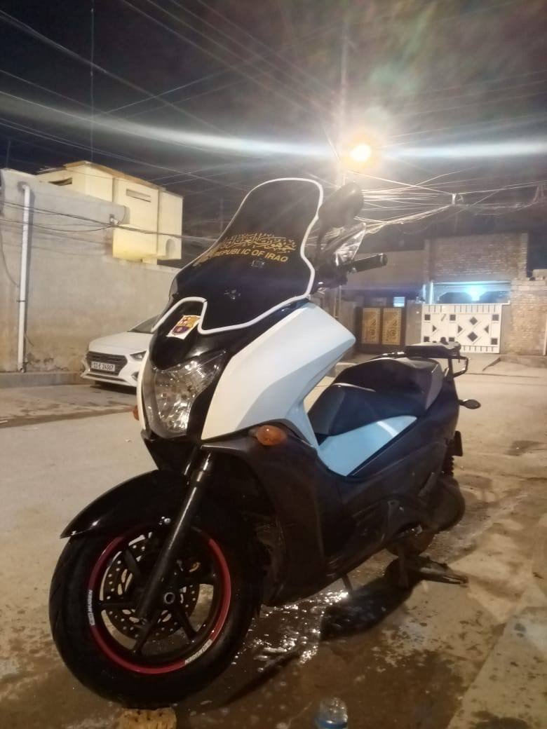 السلام عليكم
دراجه فاز. رمبه. صارلها. 25 يوم. 

S7

بيها 3 انضمه قياده. 

رقم بغداد 

الشراي يخابرني. ***********
