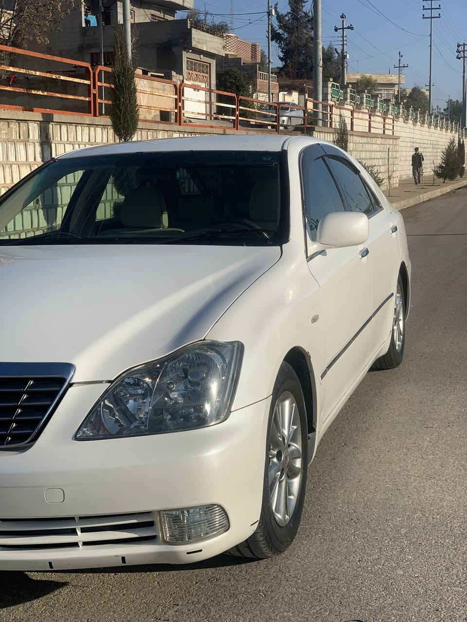 شاینە مۆدێل 2007 بڕاوە
180گەورە بە بچوک

سێ دوگمەی ناوزەرد ساج مەلەکی

ئاوێنەکارەبای

ڕۆنی گێروو مەکینەی گۆڕاوە

جامەکانی هەڵ گیراوە

ساردوو گەرمی بەسراوە

بەسمە ڕەساسی

 

بەس شوێن موسەکانی بۆ یاخە

گێڕو مەکینە بە شەرت

یەک دینار فەسرە فی تیا نیە

شوێن ـ. سەیدسادق

ژ.م *********** ڤایبەر وەتس ئاپ
