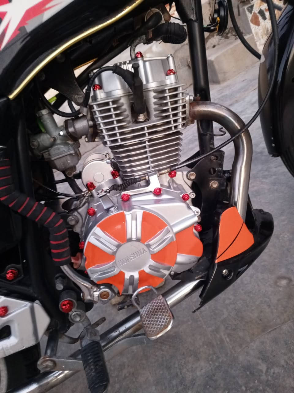 يا الله دراجه هيوشه للبيع موديل 2023اوراق منفيس بدون كمرك دراجة مال جناي ربع ماتحط  عليه السعر 850وبي مجال للشراي ولمو شراي لا يعلق ويكسر بحلال العالم مكاني الرمادي هذه رقمي للتواصل ***********متواجد عل خاص
