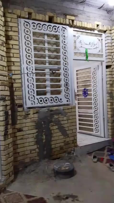 مشتمل 135 متر للبيع او مراوس بقطعه كامله وفرق
موقعه حي الأسأله قرب المدرسة الجديدة
على شارع عشرين بصف الركن
***********
***********
