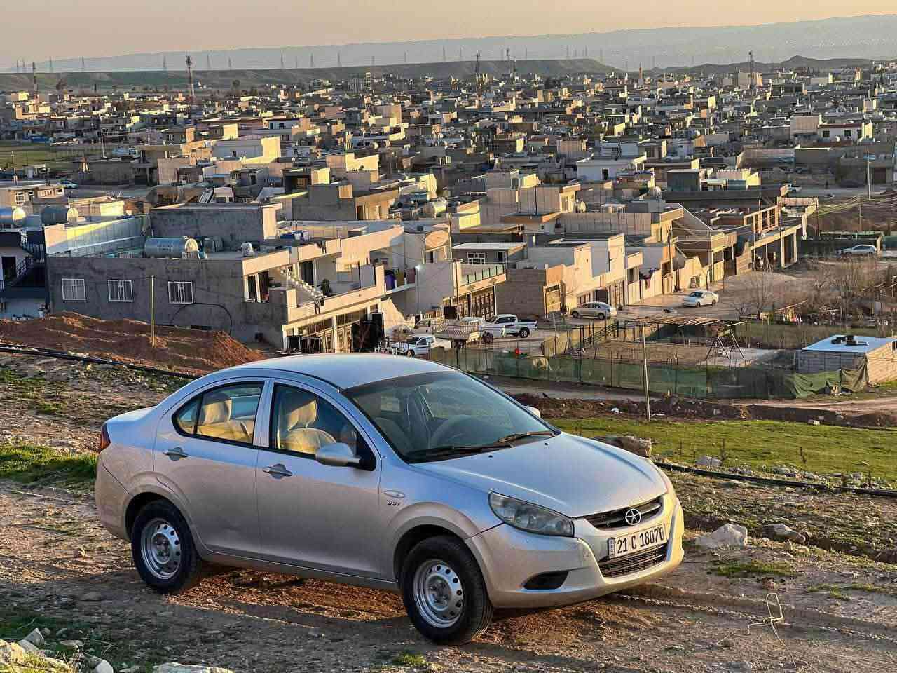 جاک 2012 بۆیاغی نیە
ڕەقەمی تازەیە بەس سەنەویی  بەسەر چوە 

گێڕوو مەکینەی بیلادی بەشەرت گێڕ عادیە 

تەبریدی ساردوو گەرم بەشەرت 

سەیارەکە زۆر خاوێنە  ماڵیی دۆستە 
دو پەڵەی زۆر بچوكی بۆیخە شایەنی باس نیە دەعمی نیە سعر ٤٦و مەجالێكی كەم
***********
*********** السليمانية, العراق
