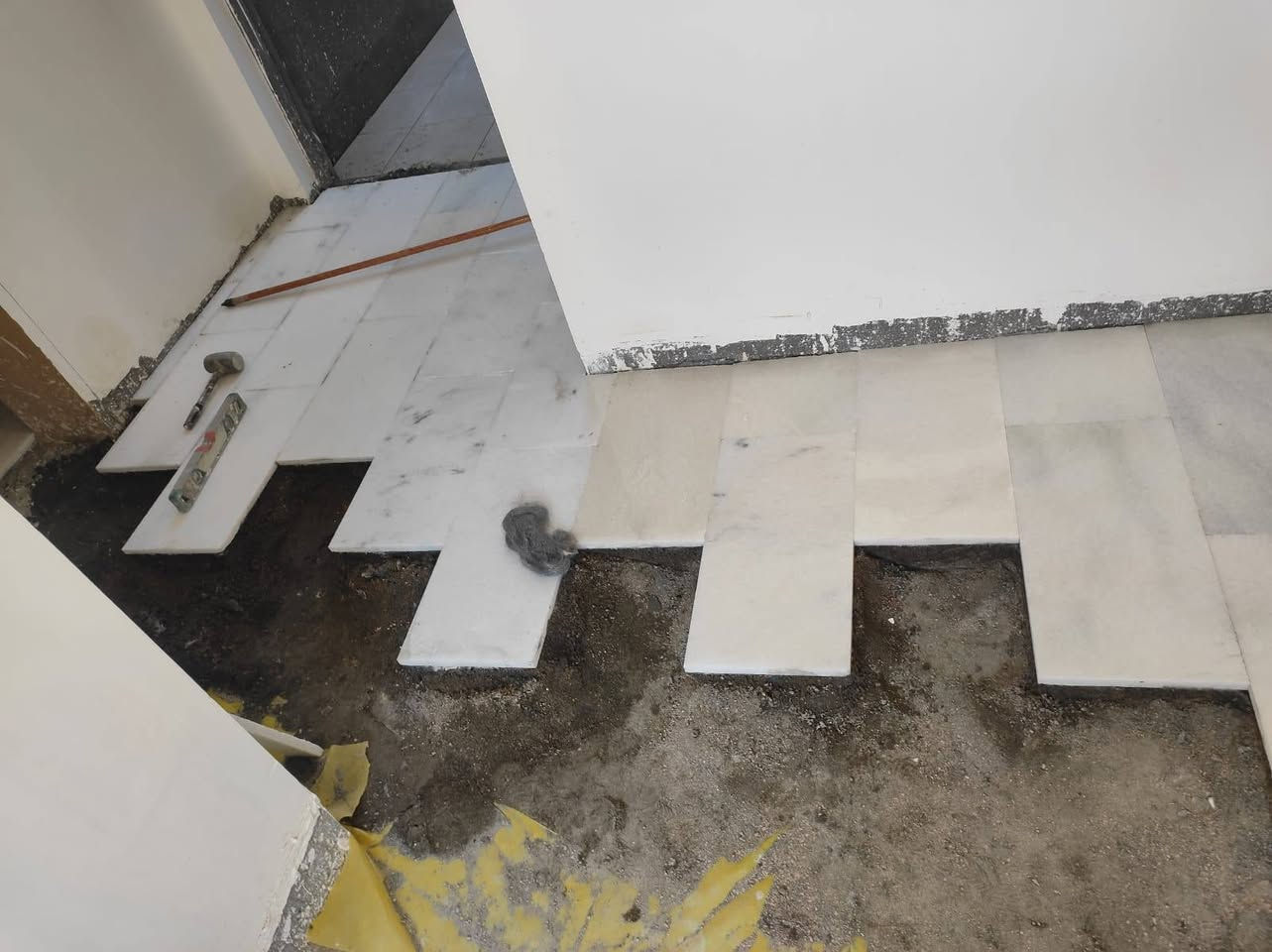 عمل سراميك رضي وجدران ودروجه شغل شرط درجه وآله بسعار مناسبه الاستفسار رقمي***********
