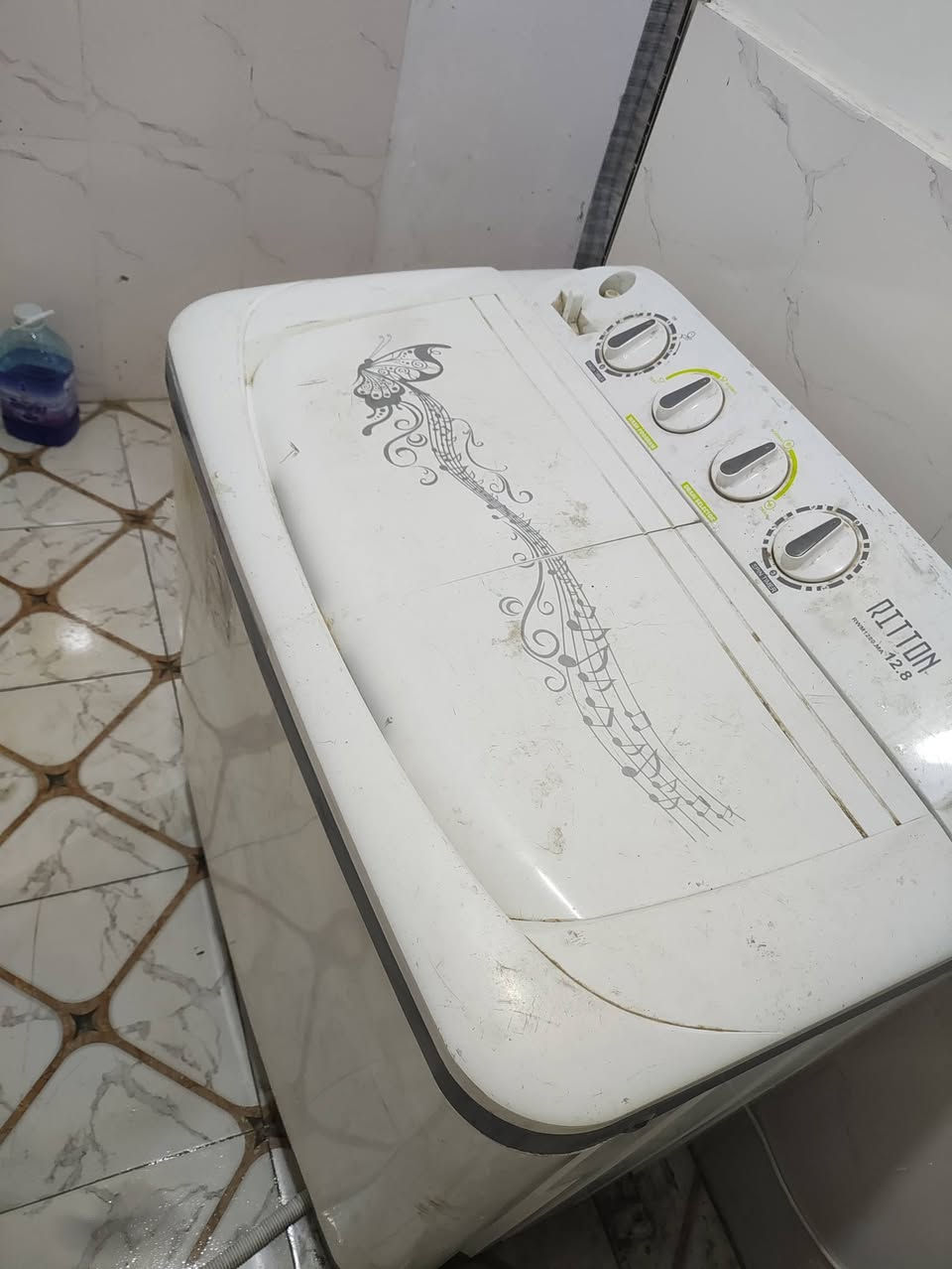 سلام عليكم من رخصه مدير الكروب 
غساله نضيفه شغاله على فحص ب ٧٠ 
ماطورات ماء شغالات ملف نحاس الاصلي سعر الواحد ٣٠ 
ساحبه نضيفه ب ١٠ 
غراض استخدام قليل نضيفات كلش مثل ما واضح ب تصوير مكاني بغداد منطقه الانتصار 
***********
